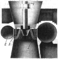 Радиалъно-осевая турбина: 1 - вал гидрогенератора; 2 - спиральная камера; 3 - направляющий аппарат; 4 - рабочее колесо